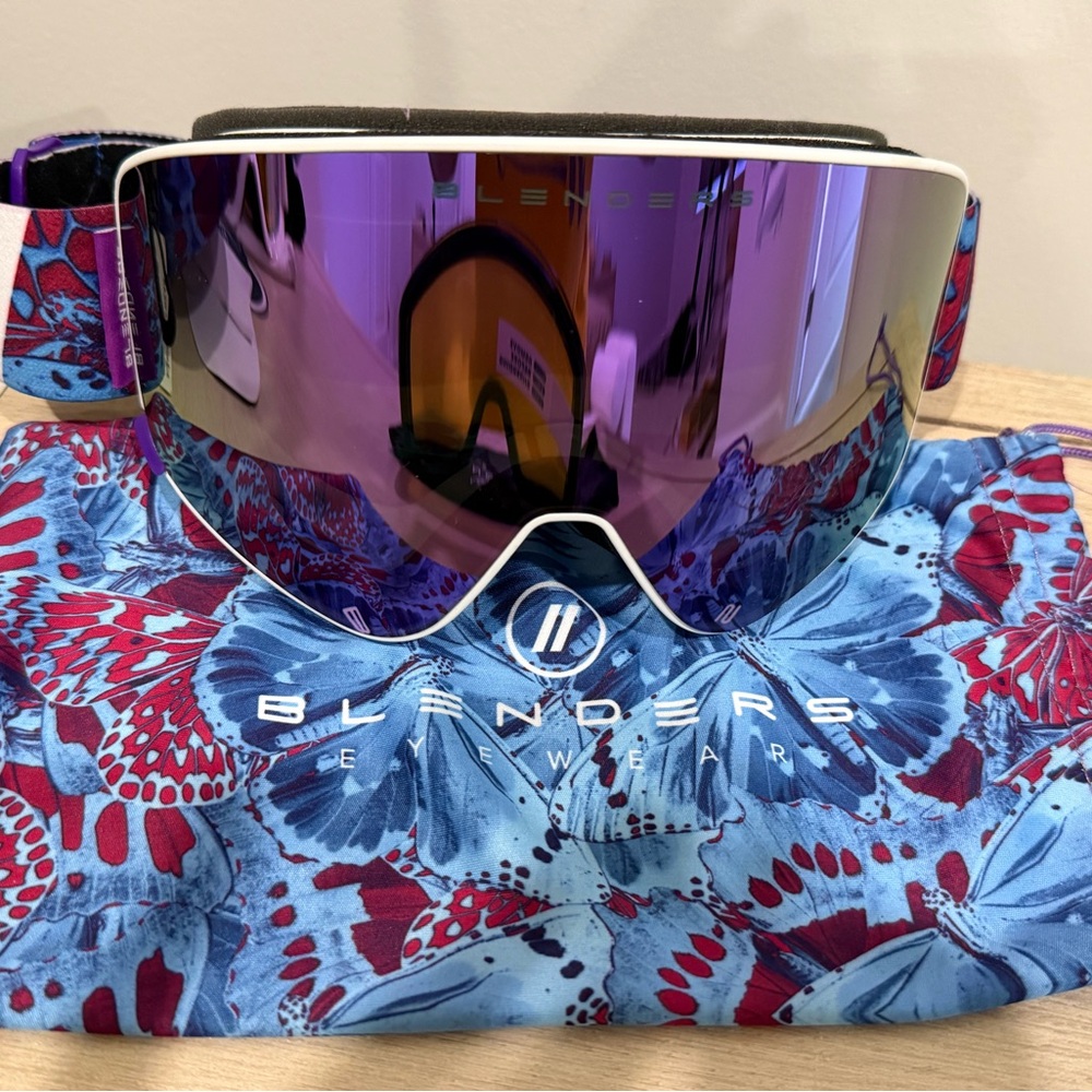 Blenders Aura Snow Goggles "Majestic Bloom" Model